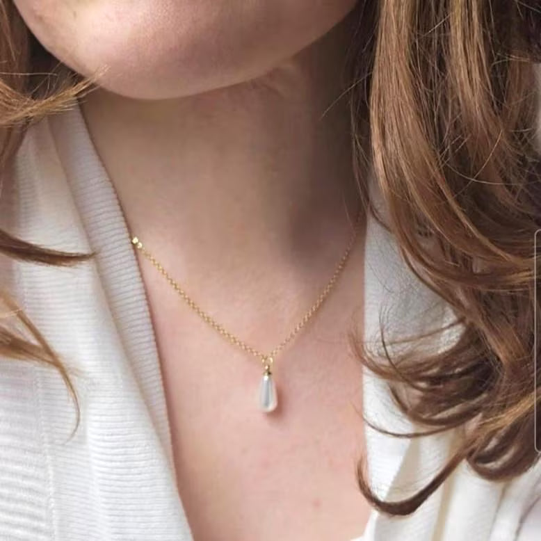 Gold Teardrop Pearl Necklace
